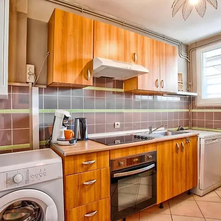 Bel Rdc Avec Parking Gratuit *