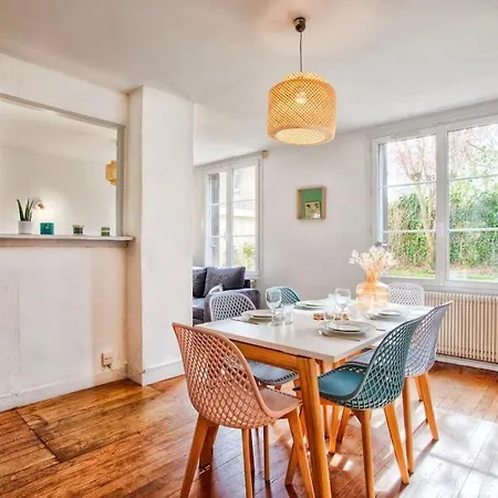 Bel Rdc Avec Parking Gratuit * Кан